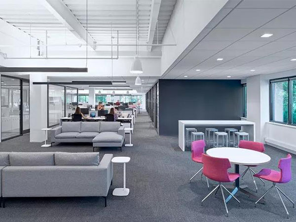 高端辦公家具體現在設計的細節中